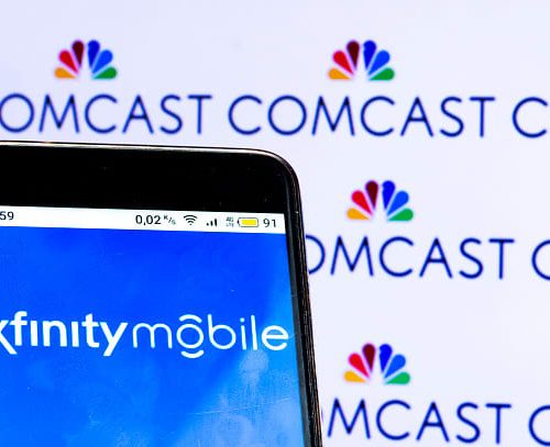 Comcast shifts strategy to mobile as fourth-quarter broadband numbers disappoint