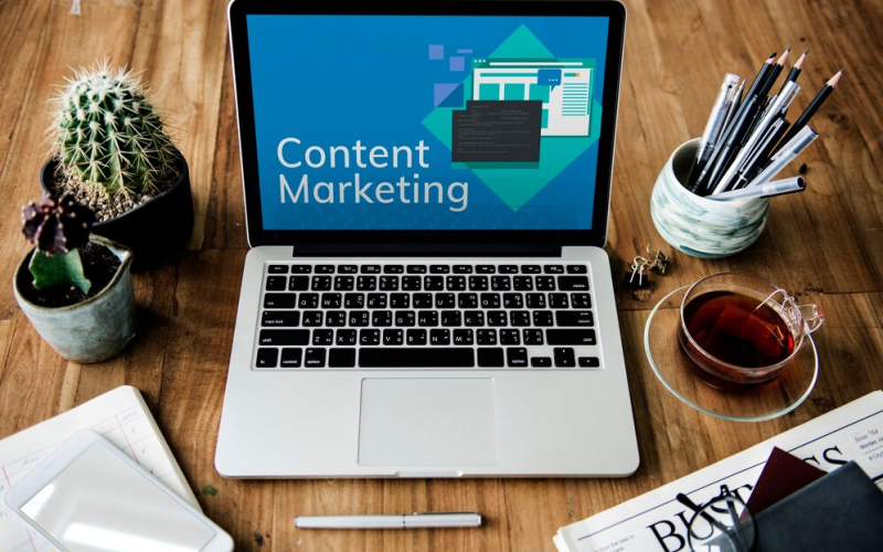 AI Meets Authenticity: Balancing Automation and Human Touch in Content Marketing