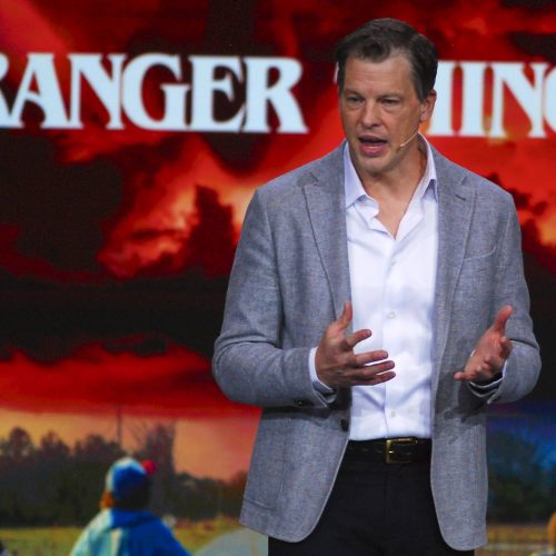 Netflix maintained its 2025 guidance. That may not be the sign of confidence it seems