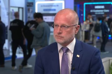 FCC chief tells CNBC WBD-Paramount merger deal is ‘cleaner’ than Netflix’s, will be approved ‘quickly’