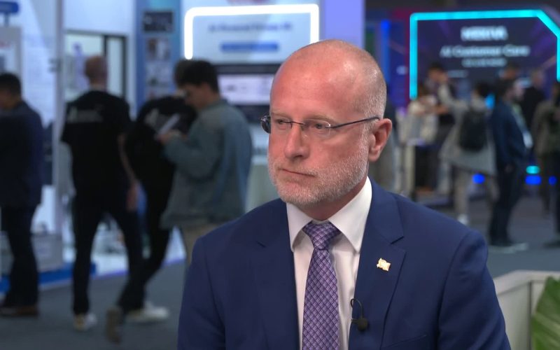 FCC chief tells CNBC WBD-Paramount merger deal is ‘cleaner’ than Netflix’s, will be approved ‘quickly’