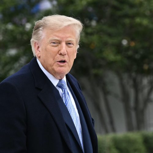 White House allows blocked reporters in after judge lifts Trump ban